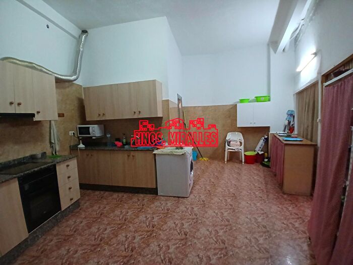 Casas en venta y pisos alquiler - 3