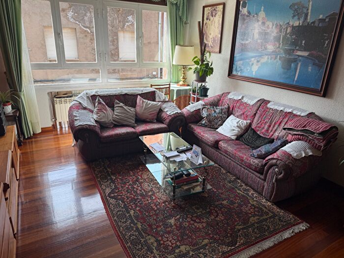 Casas en venta y pisos alquiler - 1