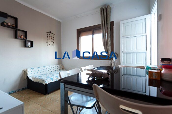 Casas en venta y pisos alquiler - 1