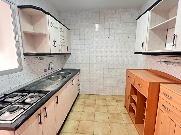 Casas en venta y pisos alquiler - 2