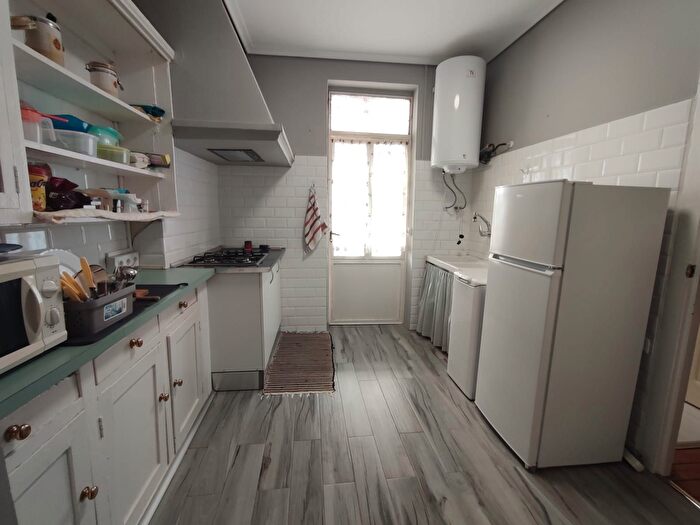 Casas en venta y pisos alquiler - 1