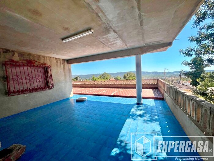 Casa en venta en Llombai, Valencia de 5 habitaciones