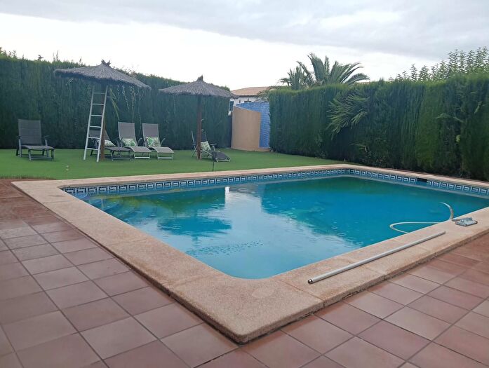 Casa en venta en Ribaroja de Túria, Valencia de 4 habitaciones