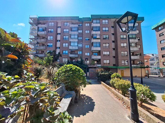 Casas en venta y pisos alquiler - 1