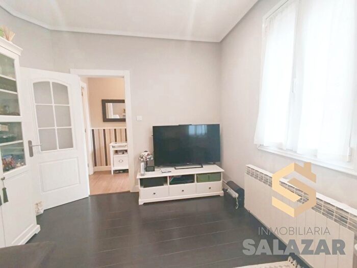 Casas en venta y pisos alquiler - 2