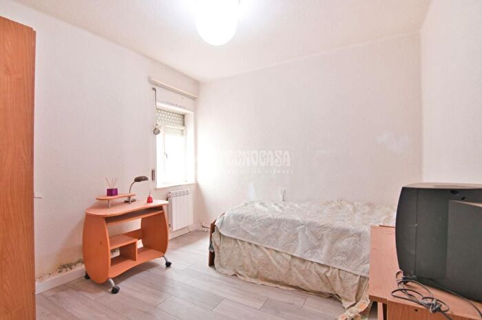 Casas en venta y pisos alquiler - 3