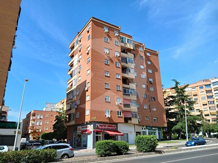 Casas en venta y pisos alquiler - 1