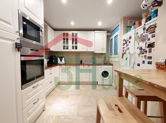 Casas en venta y pisos alquiler - 3