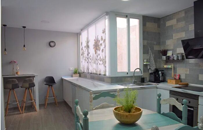 Casas en venta y pisos alquiler - 1
