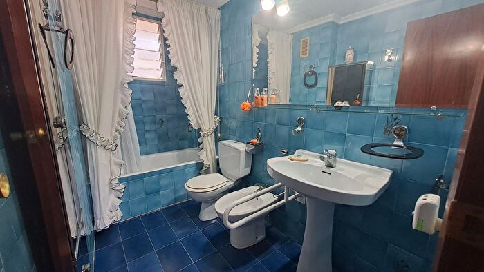Casas en venta y pisos alquiler - 3