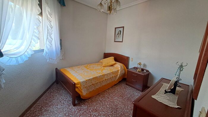 Casas en venta y pisos alquiler - 2