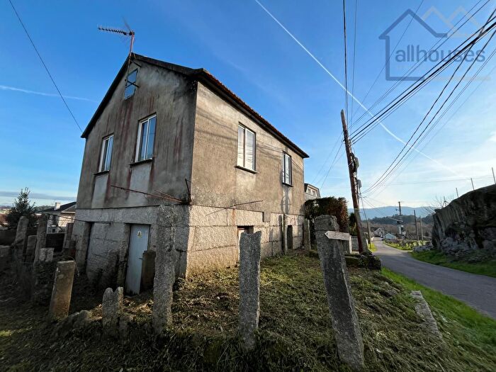 Casa en venta en Salceda de Caselas, Pontevedra de 2 habitaciones