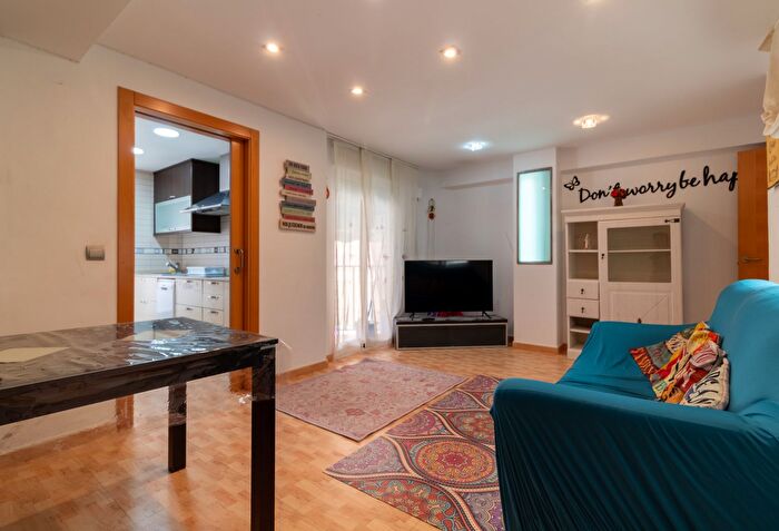 Casas en venta y pisos alquiler - 1