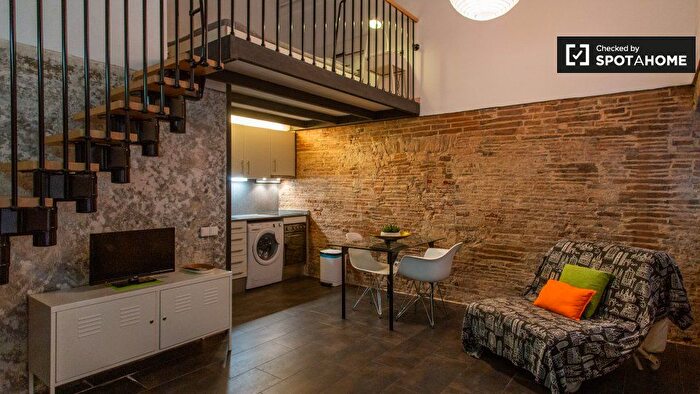 Casas en venta y pisos alquiler - 1