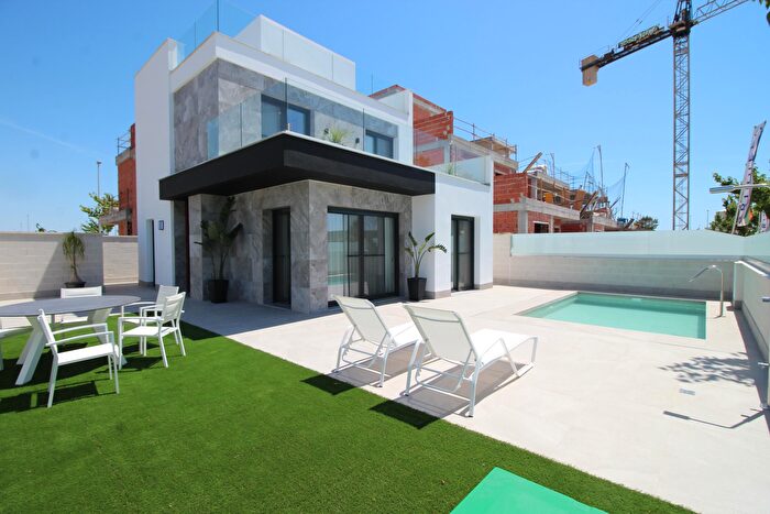 Casas en venta y pisos alquiler - 1