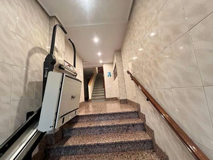 Casas en venta y pisos alquiler - 3