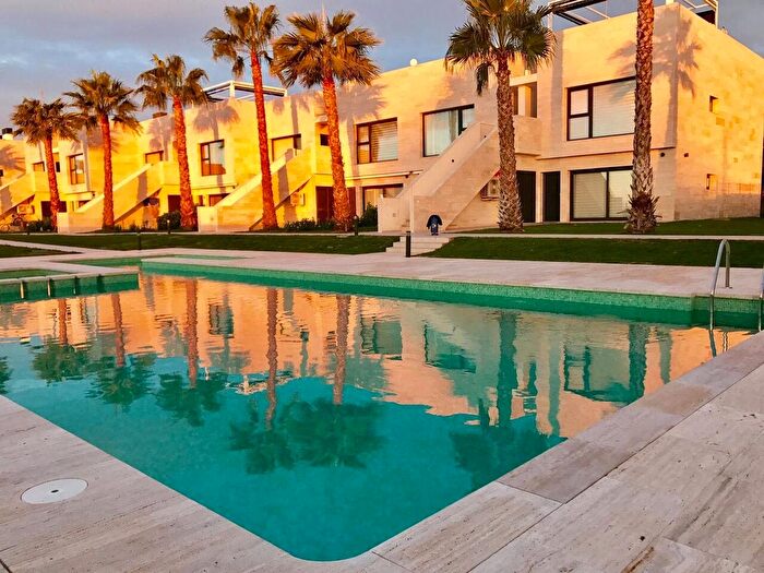 Piso en venta en Pilar de la Horadada ciudad, Pilar de la Horadada de 2 habitaciones