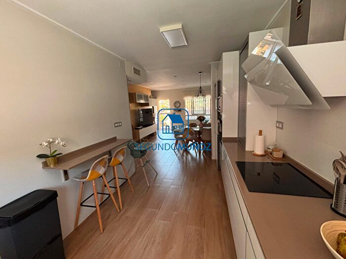 Casas en venta y pisos alquiler - 3
