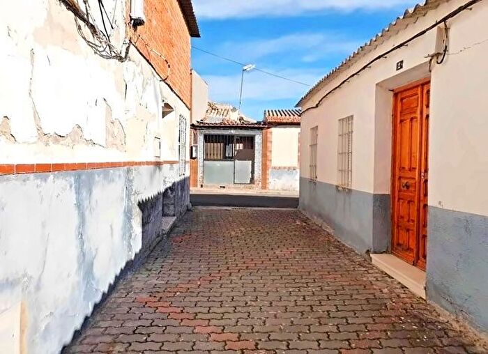 Casas en venta y pisos alquiler - 2