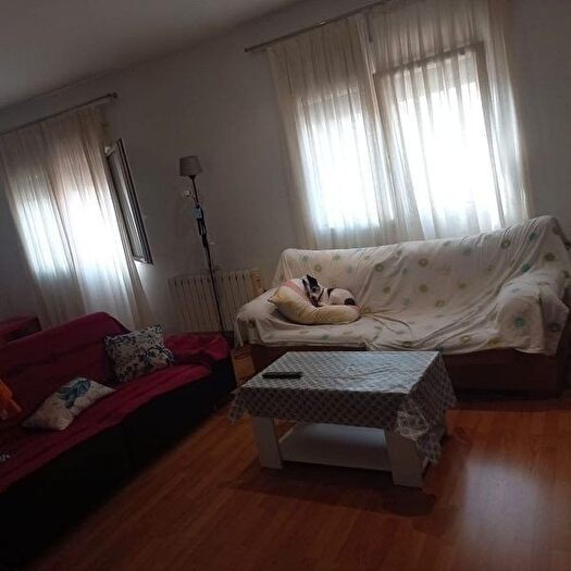Casas en venta y pisos alquiler - 2