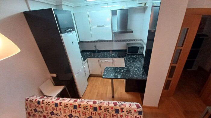 Casas en venta y pisos alquiler - 2