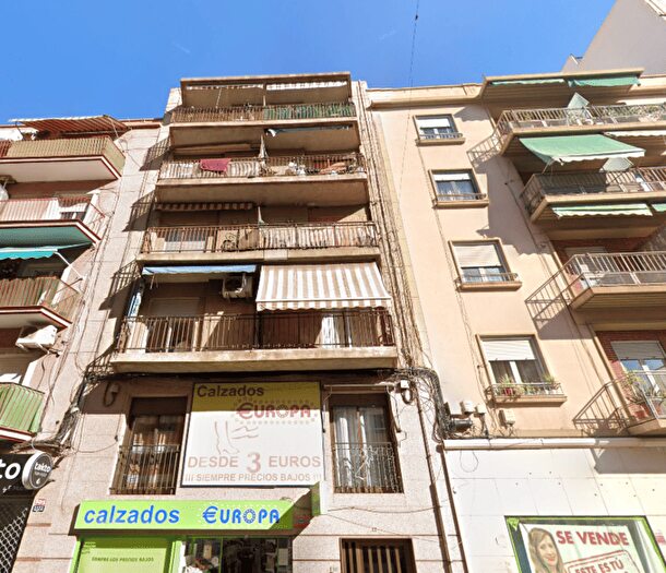 Casas en venta y pisos alquiler - 1
