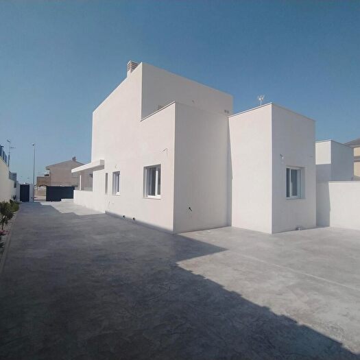 Casas en venta y pisos alquiler - 3
