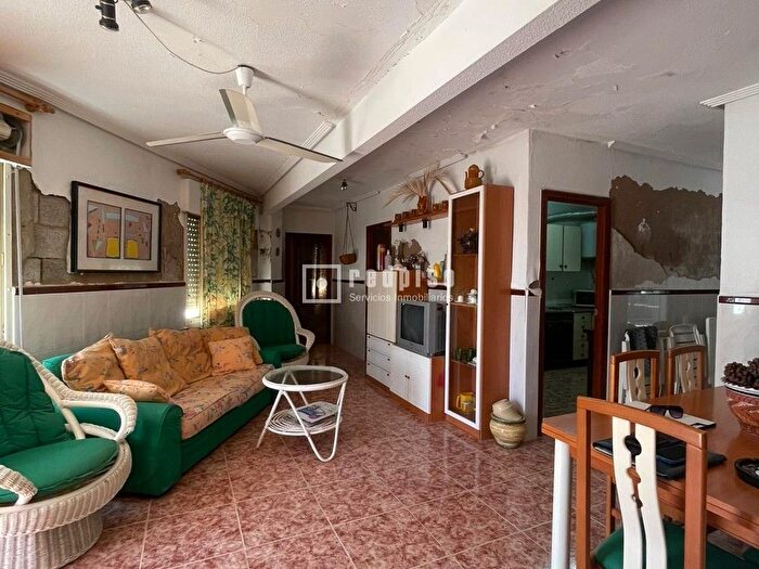 Casas en venta y pisos alquiler - 1