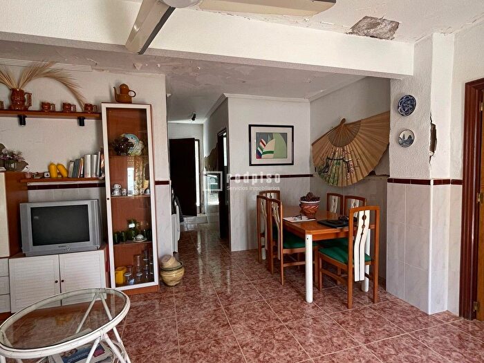 Casas en venta y pisos alquiler - 2