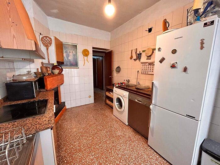 Casas en venta y pisos alquiler - 3