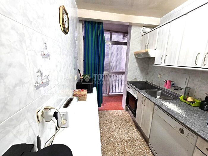 Casas en venta y pisos alquiler - 3