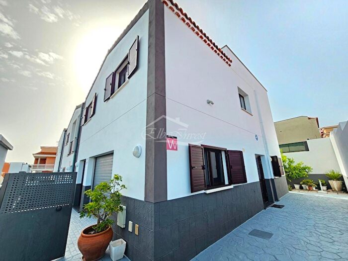 Casa en venta en El Tanque, Santa Cruz de Tenerife de 4 habitaciones