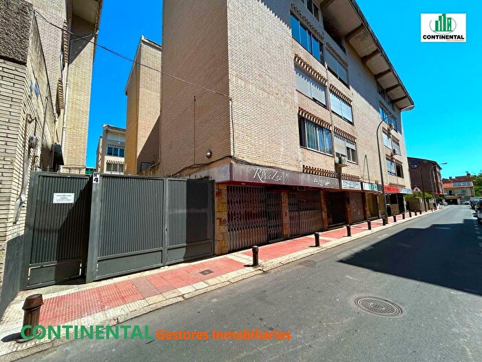 Casas en venta y pisos alquiler - 1