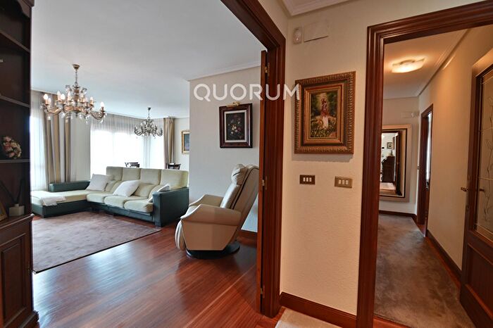 Casas en venta y pisos alquiler - 3