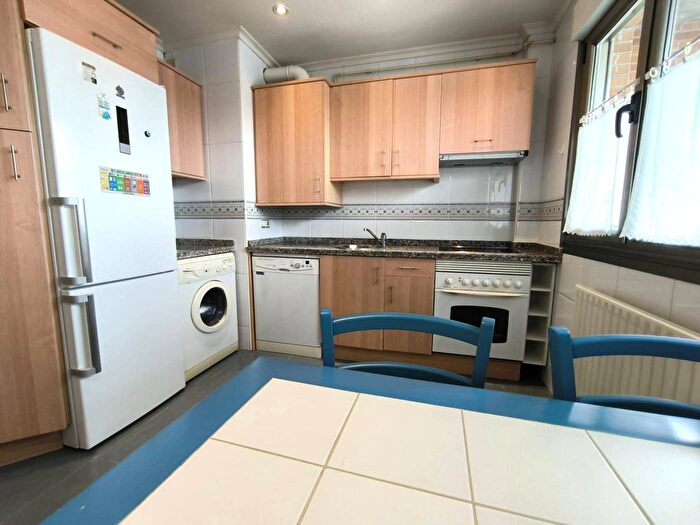 Casas en venta y pisos alquiler - 1