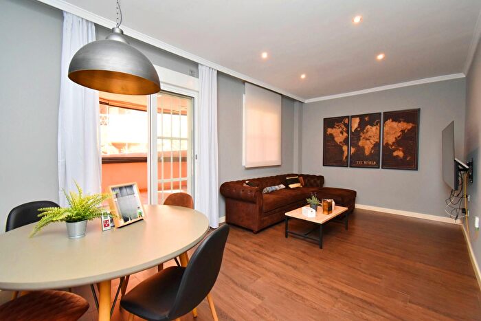Casas en venta y pisos alquiler - 1