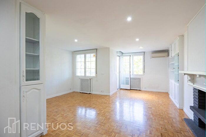 Casas en venta y pisos alquiler - 1