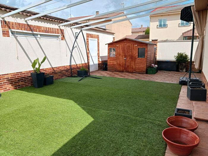 Casas en venta y pisos alquiler - 1