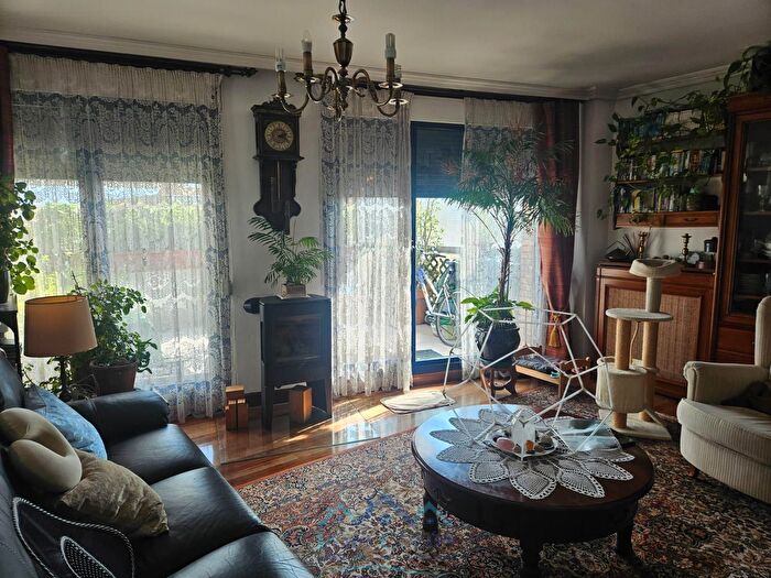 Casas en venta y pisos alquiler - 3