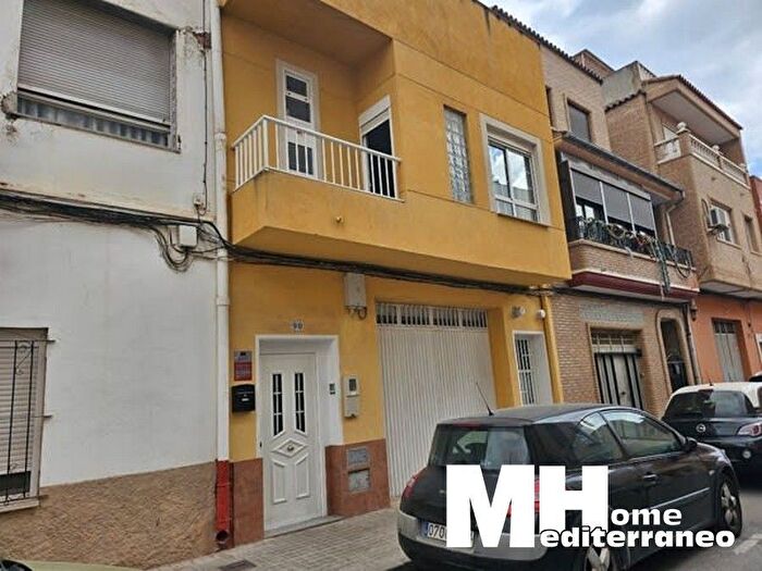 Casas en venta y pisos alquiler - 1