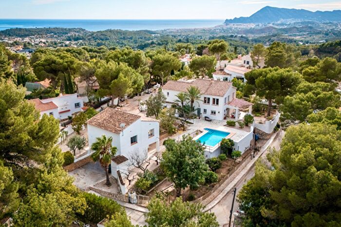 Casas en venta y pisos alquiler - 1