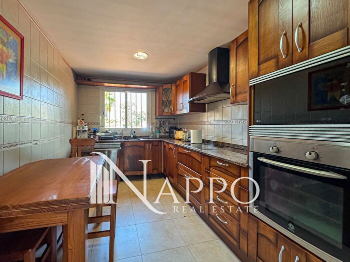 Casas en venta y pisos alquiler - 3