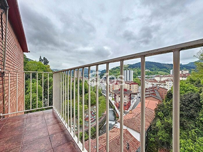 Casas en venta y pisos alquiler - 2