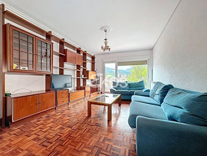 Casas en venta y pisos alquiler - 3
