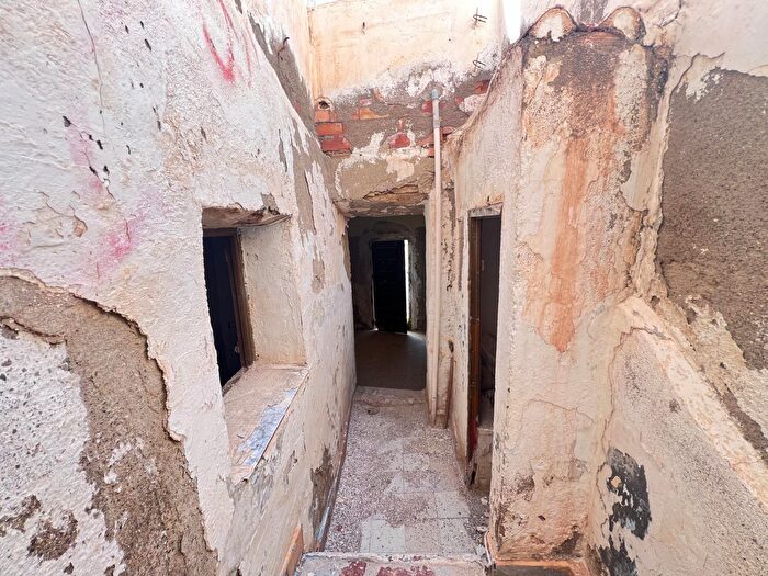 Casas en venta y pisos alquiler - 3