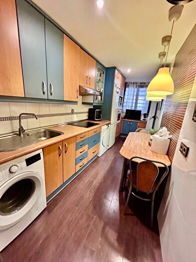 Casas en venta y pisos alquiler - 3