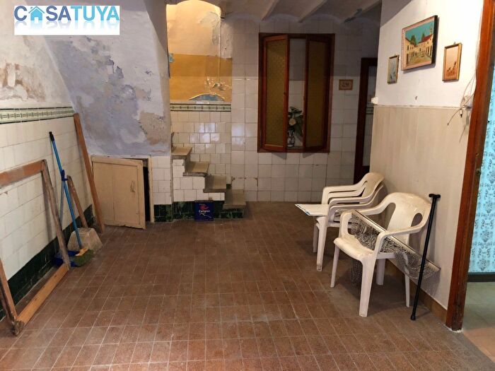Casas en venta y pisos alquiler - 3