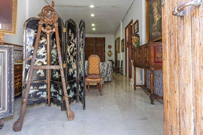 Casas en venta y pisos alquiler - 1