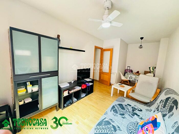 Casas en venta y pisos alquiler - 1