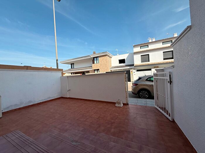 Casas en venta y pisos alquiler - 3